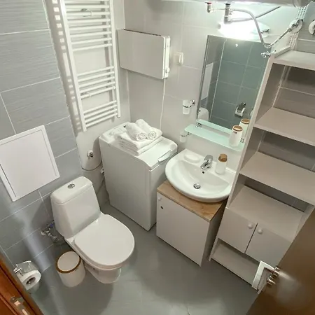 Apartment Wooden In Belvedere