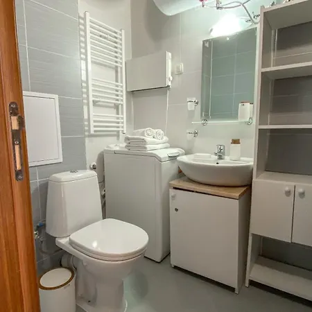 Wooden In Belvedere Apartment