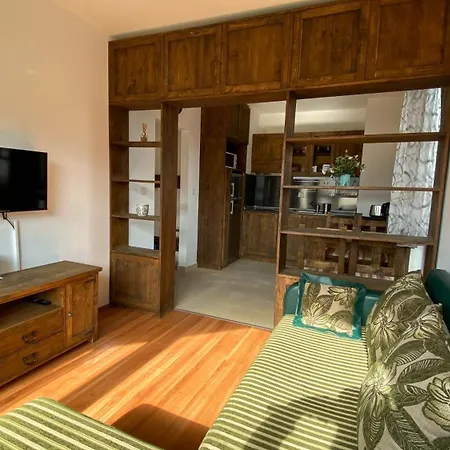 Daire Wooden In Belvedere *